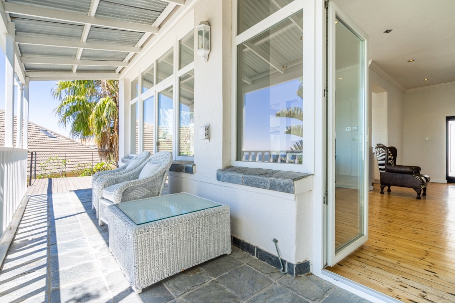 To Let 1 Bedroom Property for Rent in Green Point Western Cape